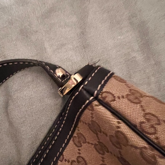 Excellent condition authentic Gucci handbag. - Picture 2 of 5